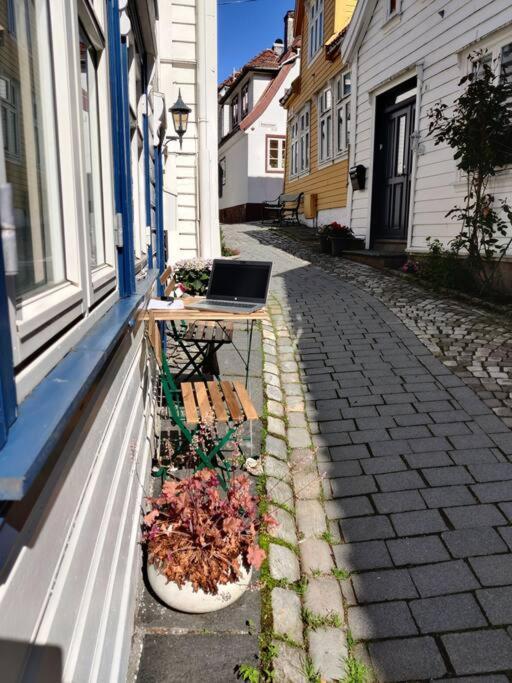 Beautiful Bergen House From 1790 Apartamento Exterior foto