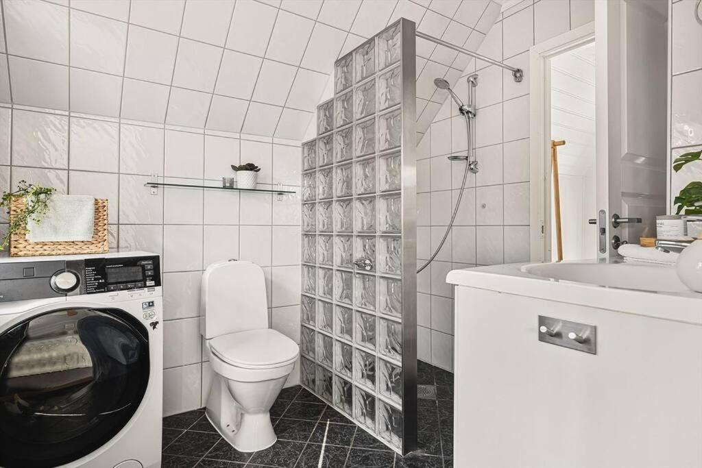 Beautiful Bergen House From 1790 Apartamento Exterior foto